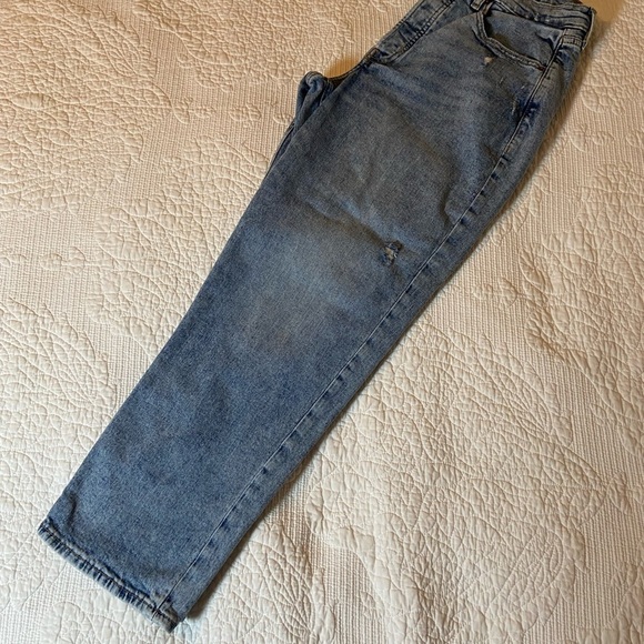 Stylish Blue Distressed Woman's Jeans size 12 curvy - Picture 2 of 6